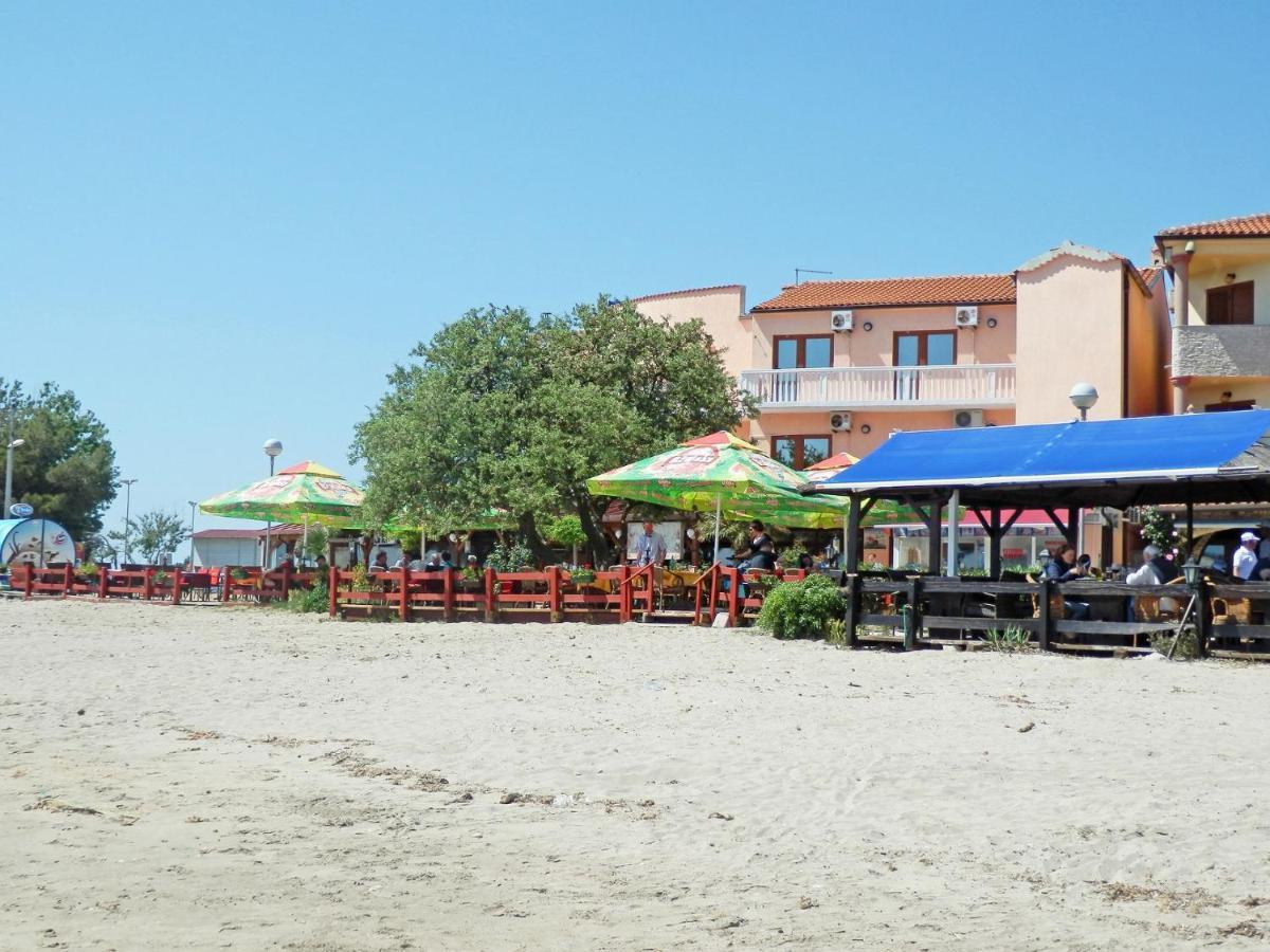 Apartments Real - 10 M From Sea Medolino Esterno foto