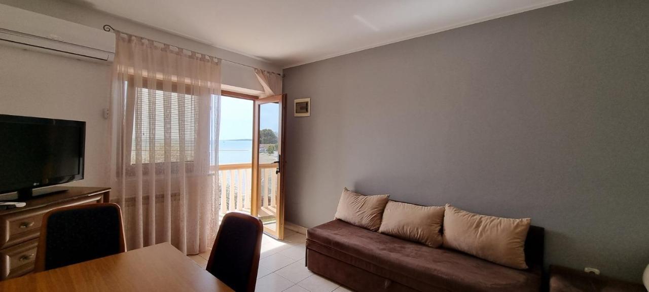 Apartments Real - 10 M From Sea Medolino Esterno foto