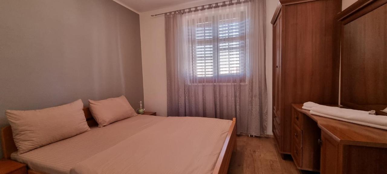Apartments Real - 10 M From Sea Medolino Esterno foto