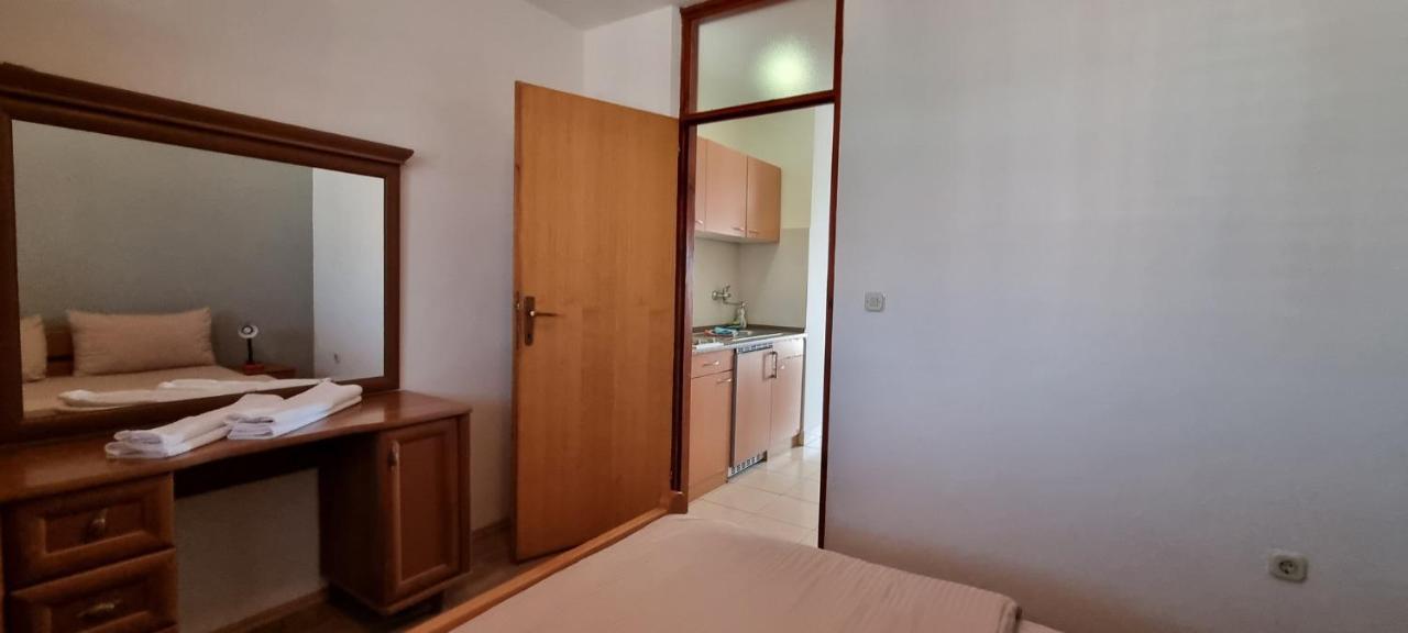 Apartments Real - 10 M From Sea Medolino Esterno foto